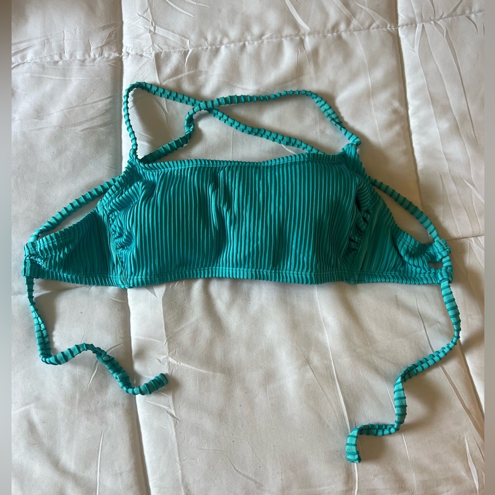 Xhilaration turquoise striped/ribbed bikini top, size D/DD